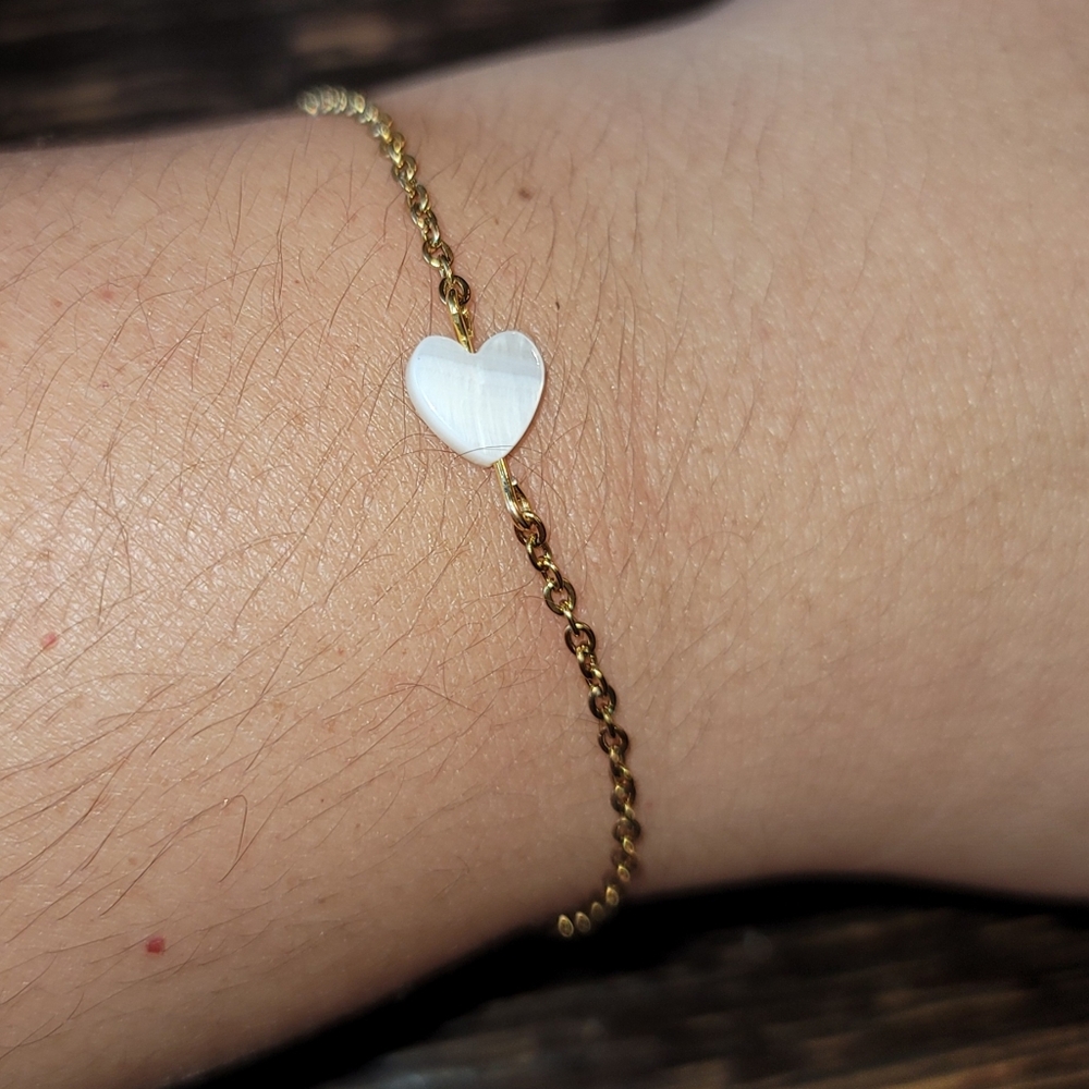 New! River Shell Heart Shapped Chain Bracelet